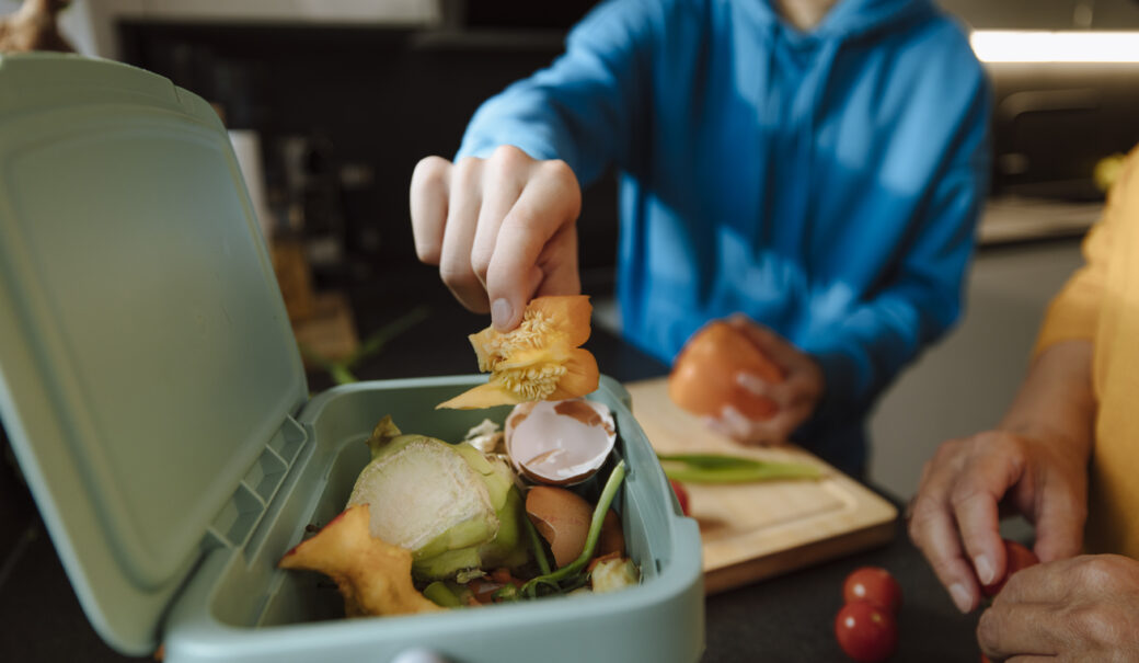 In M&uuml;llsammelbeh&auml;lter werden unvermeidbare Lebensmittelabf&auml;lle gesammelt